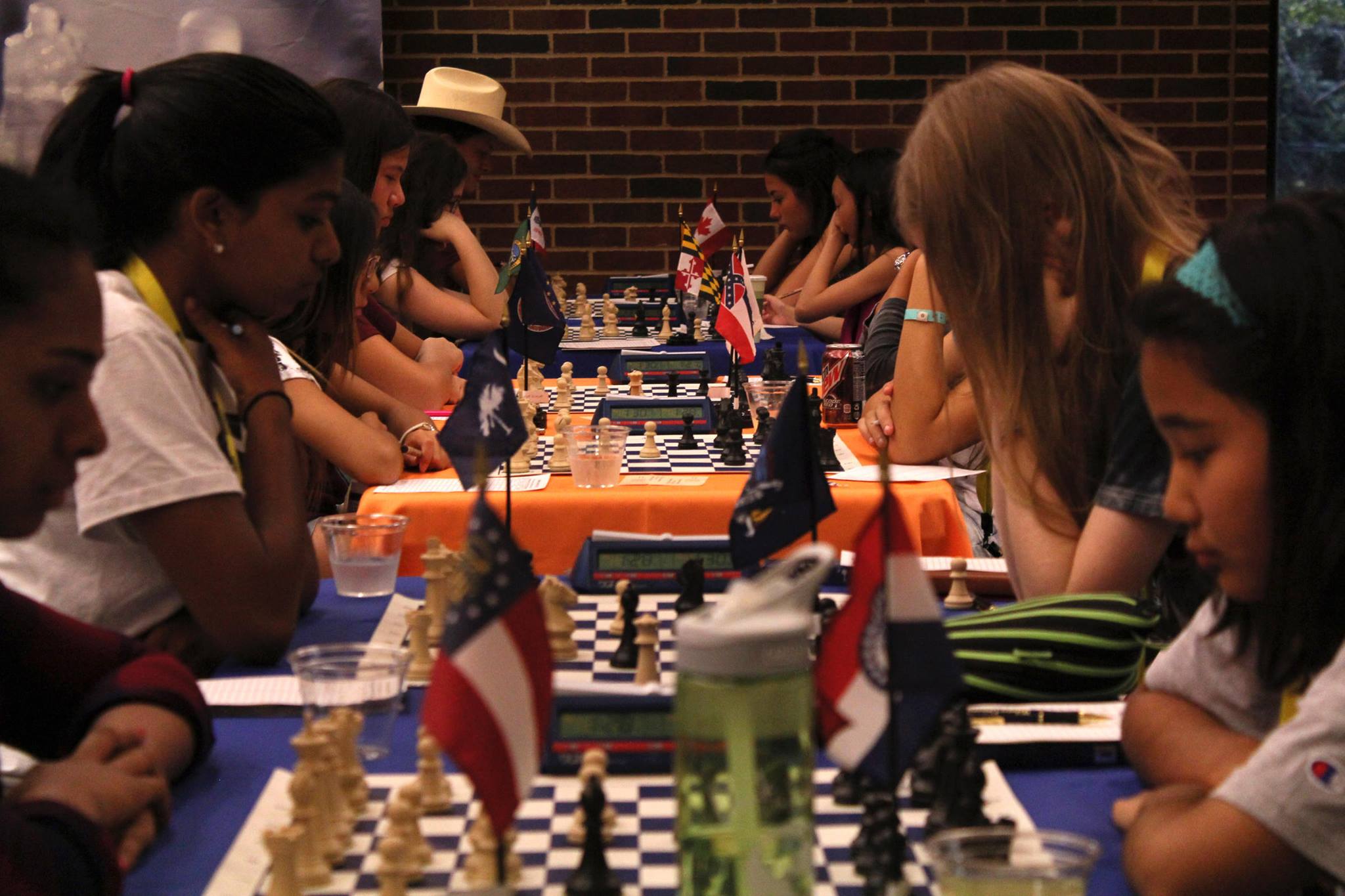 Attract women to Chess